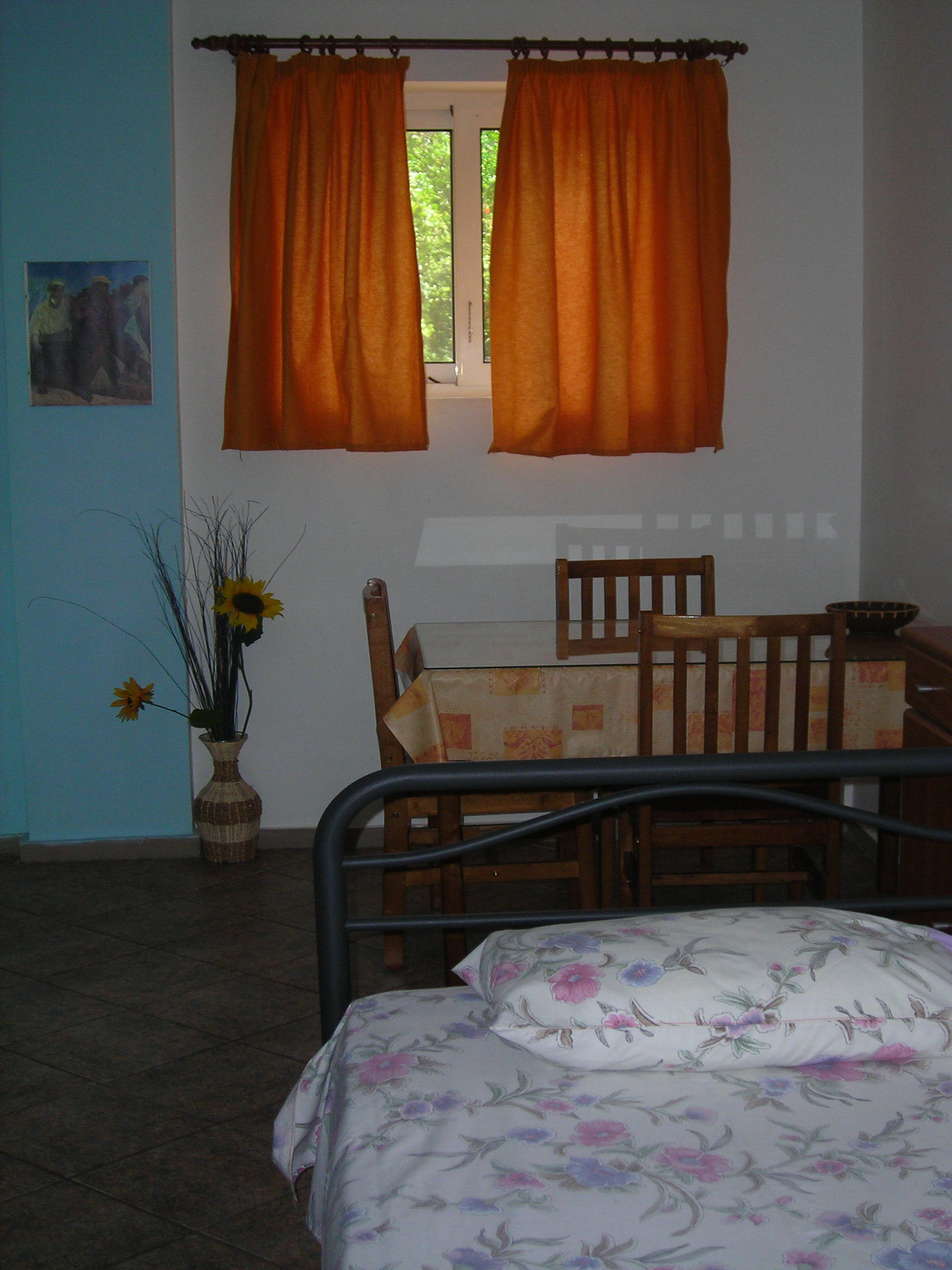 Private rooms for rent in Athens, Greece